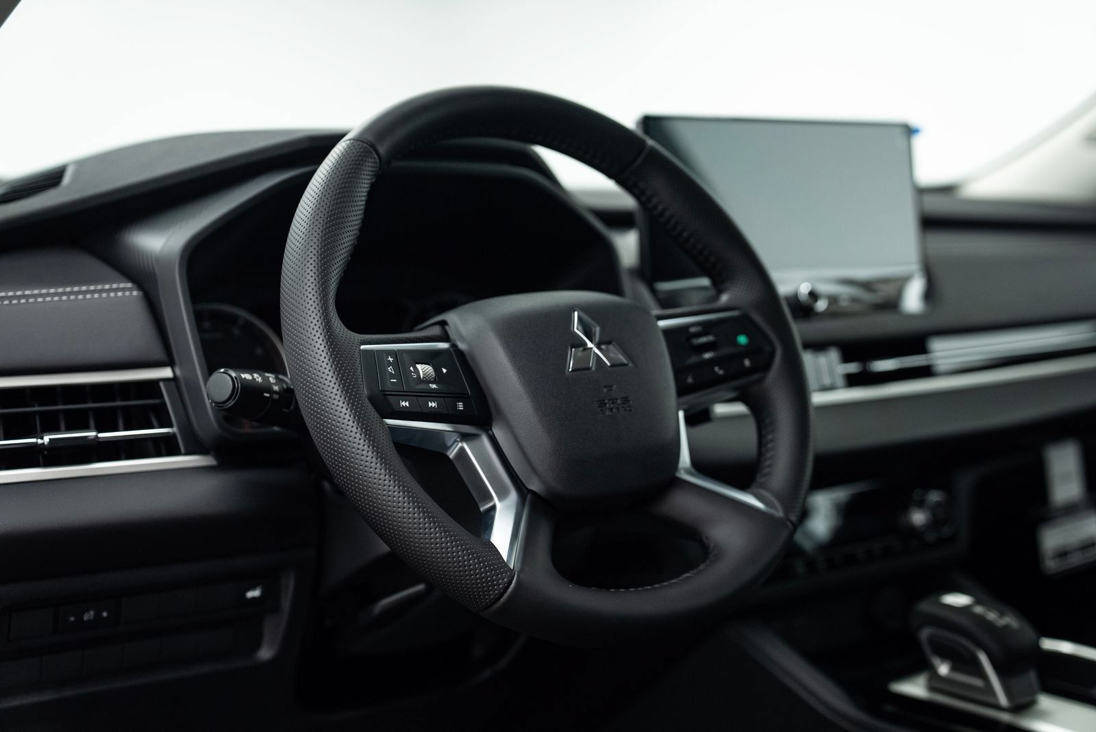 Used 2025 Mitsubishi Outlander SE AWD/4WD image 11