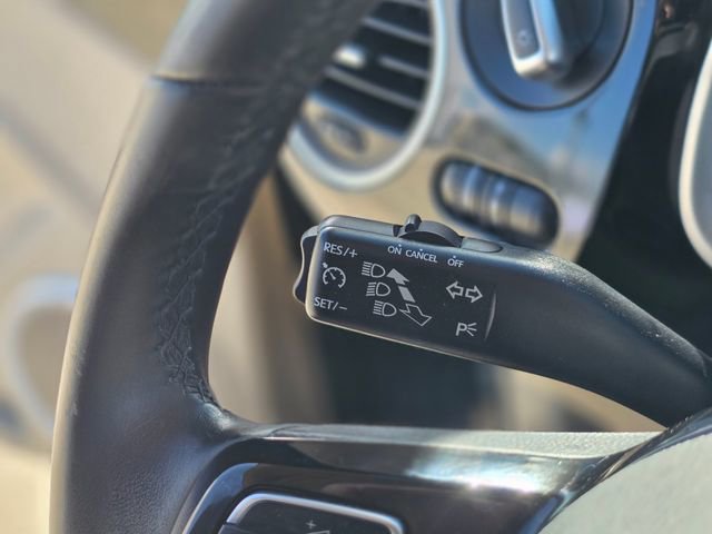 Used 2019 Volkswagen Beetle 2.0T SE image 32