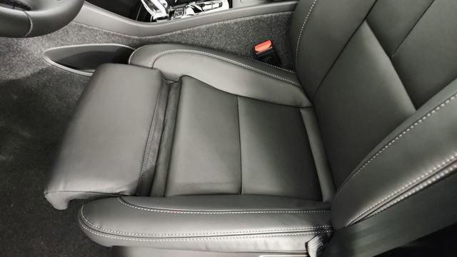 New 2026 Volvo XC40 B5 Ultra w/ Climate Package AWD/4WD image 13