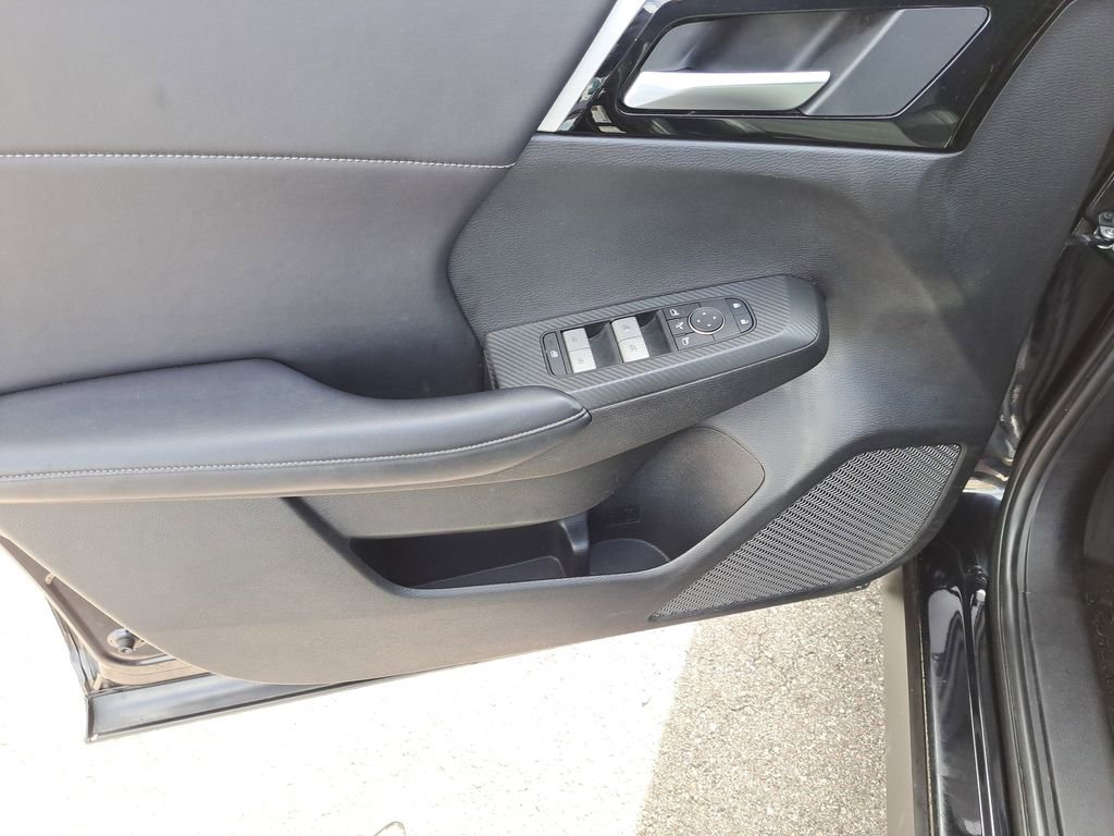 Used 2024 Mitsubishi Outlander SE image 24