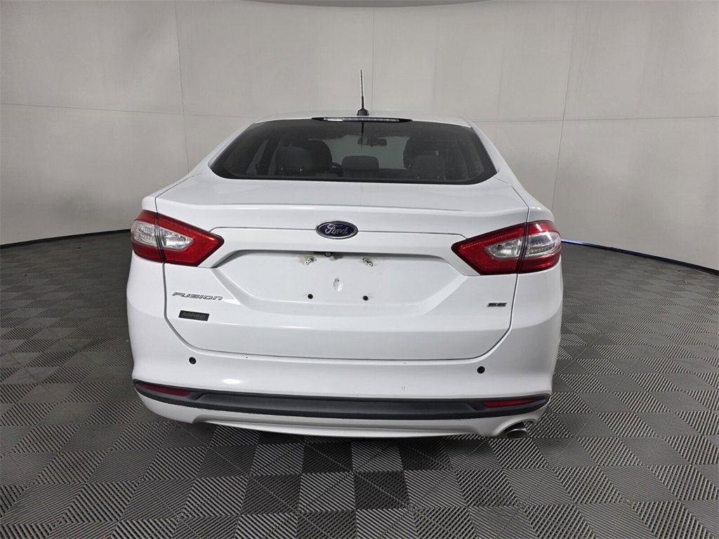 Used 2015 Ford Fusion SE image 6