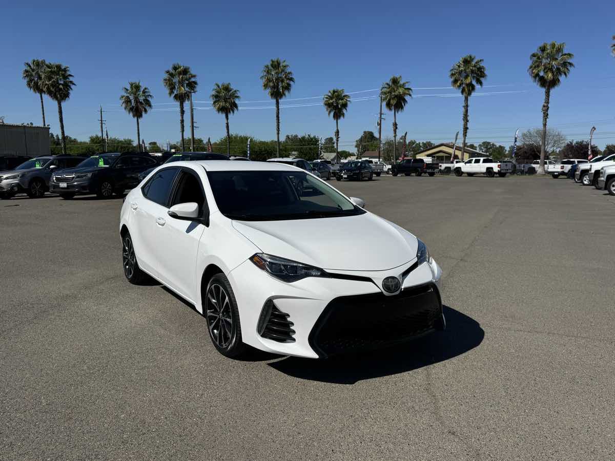 Used 2019 Toyota Corolla SE image 3