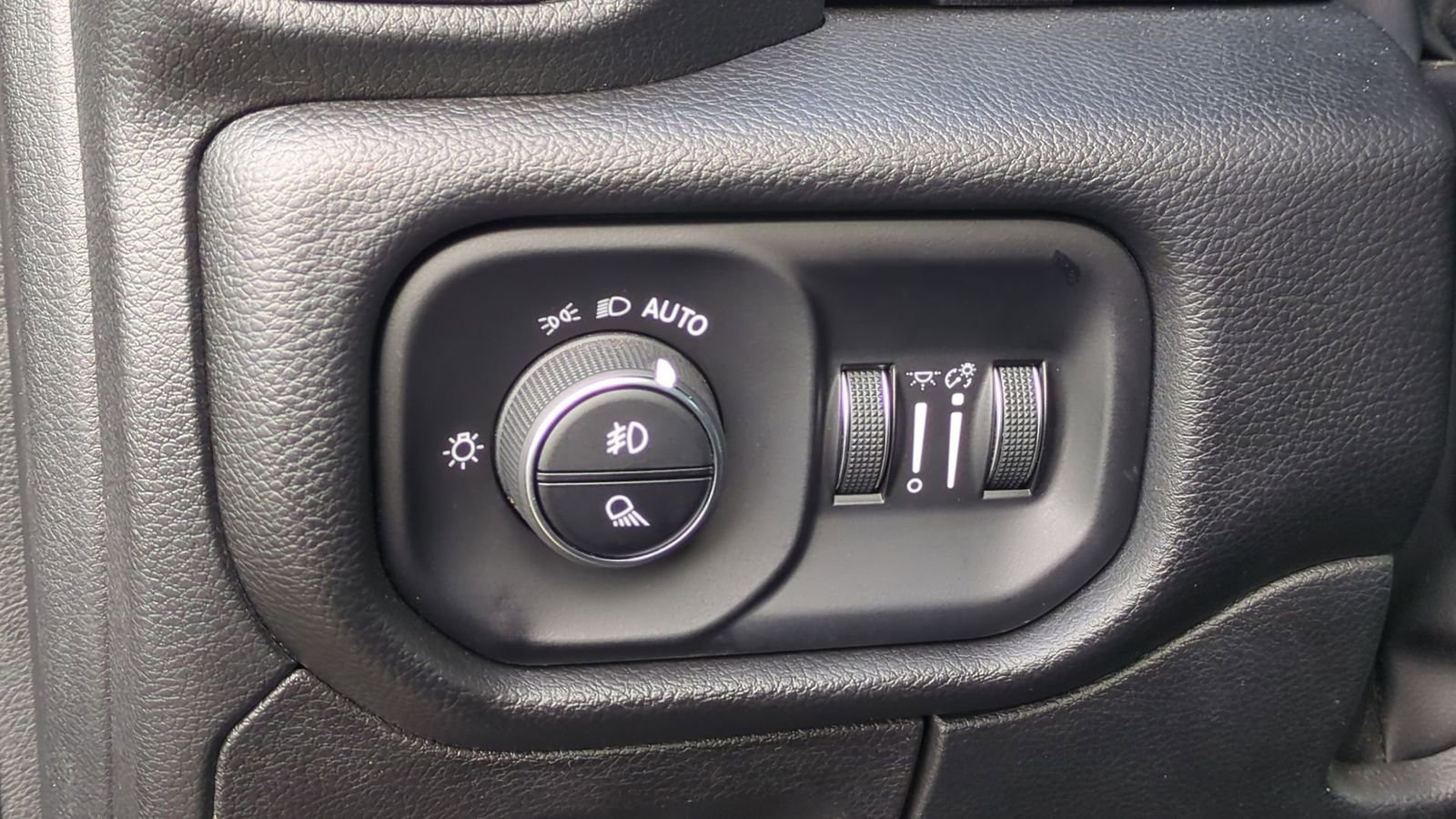 Used 2022 RAM 1500 Rebel w/ G/T Package image 19