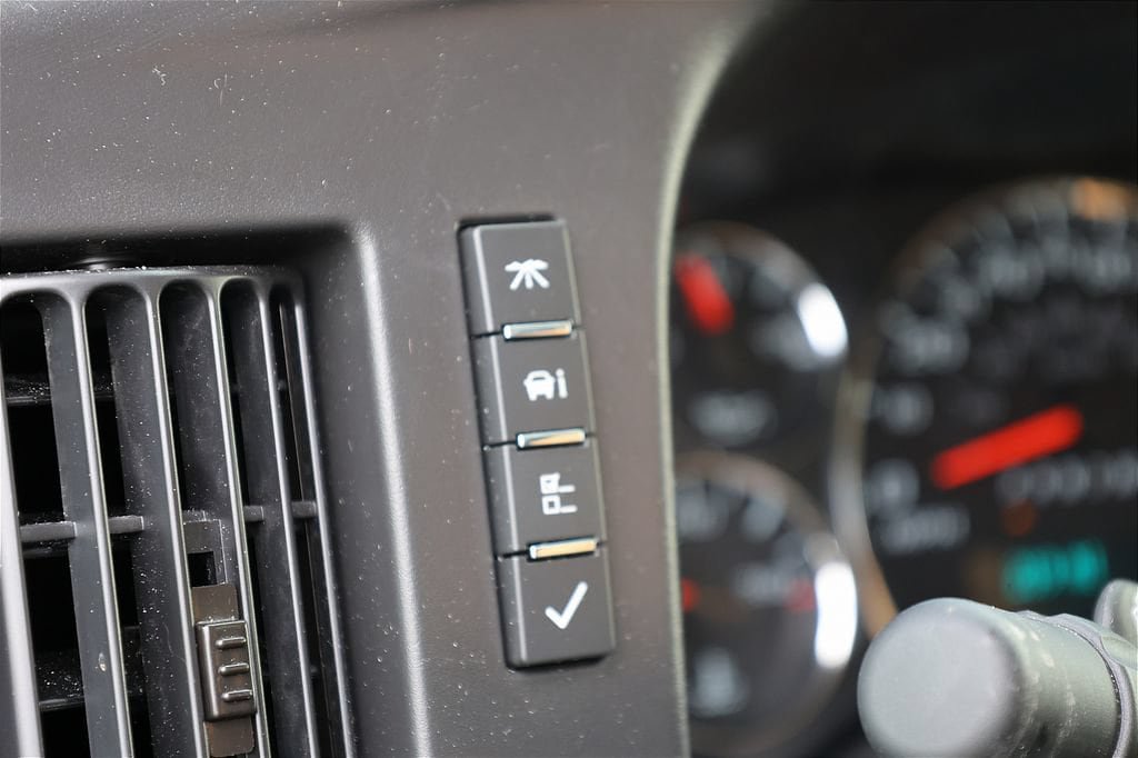New 2026 Chevrolet Express 3500 w/ Power Convenience Package RWD image 28