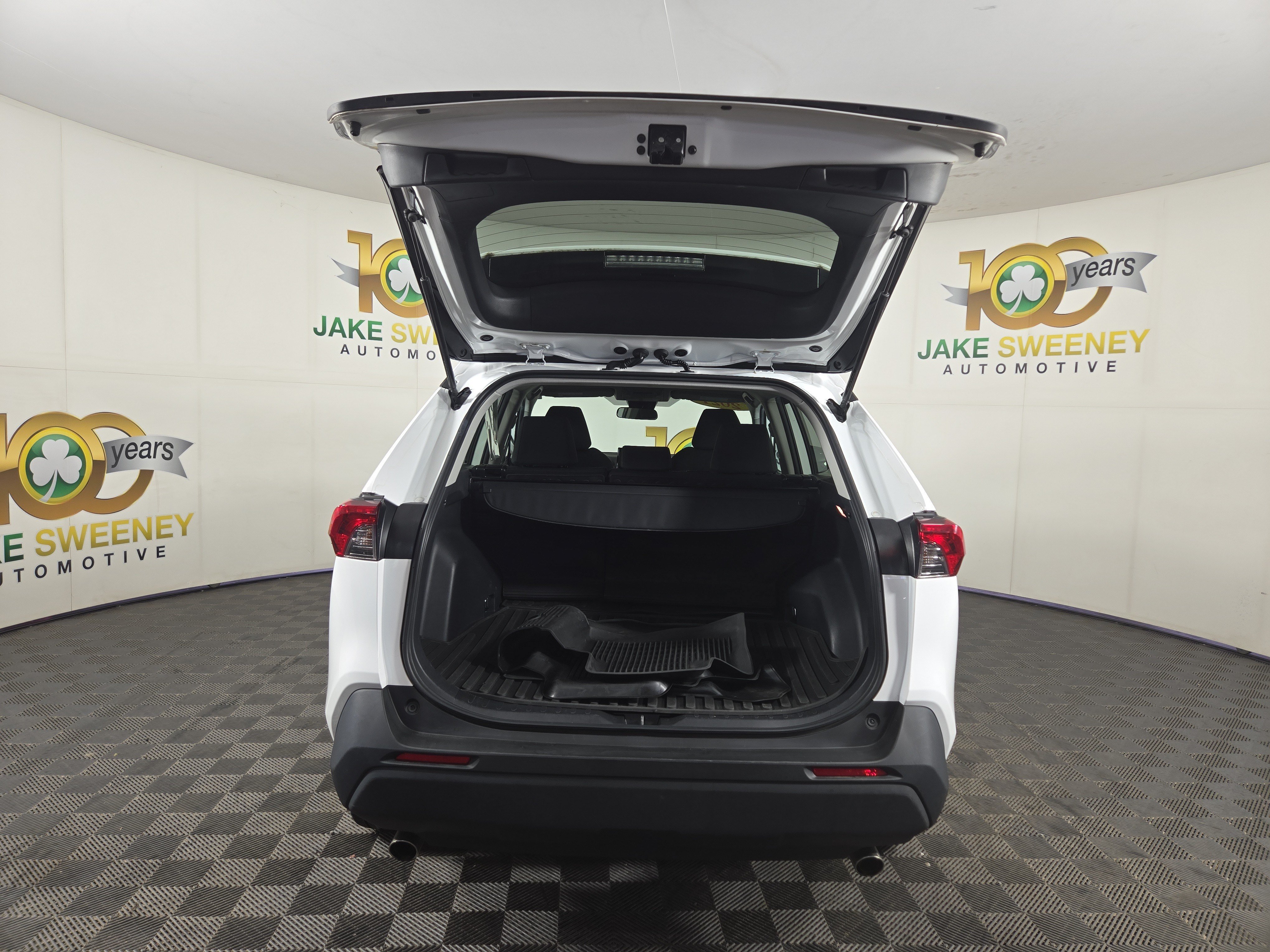 Used 2021 Toyota RAV4 LE AWD/4WD image 32