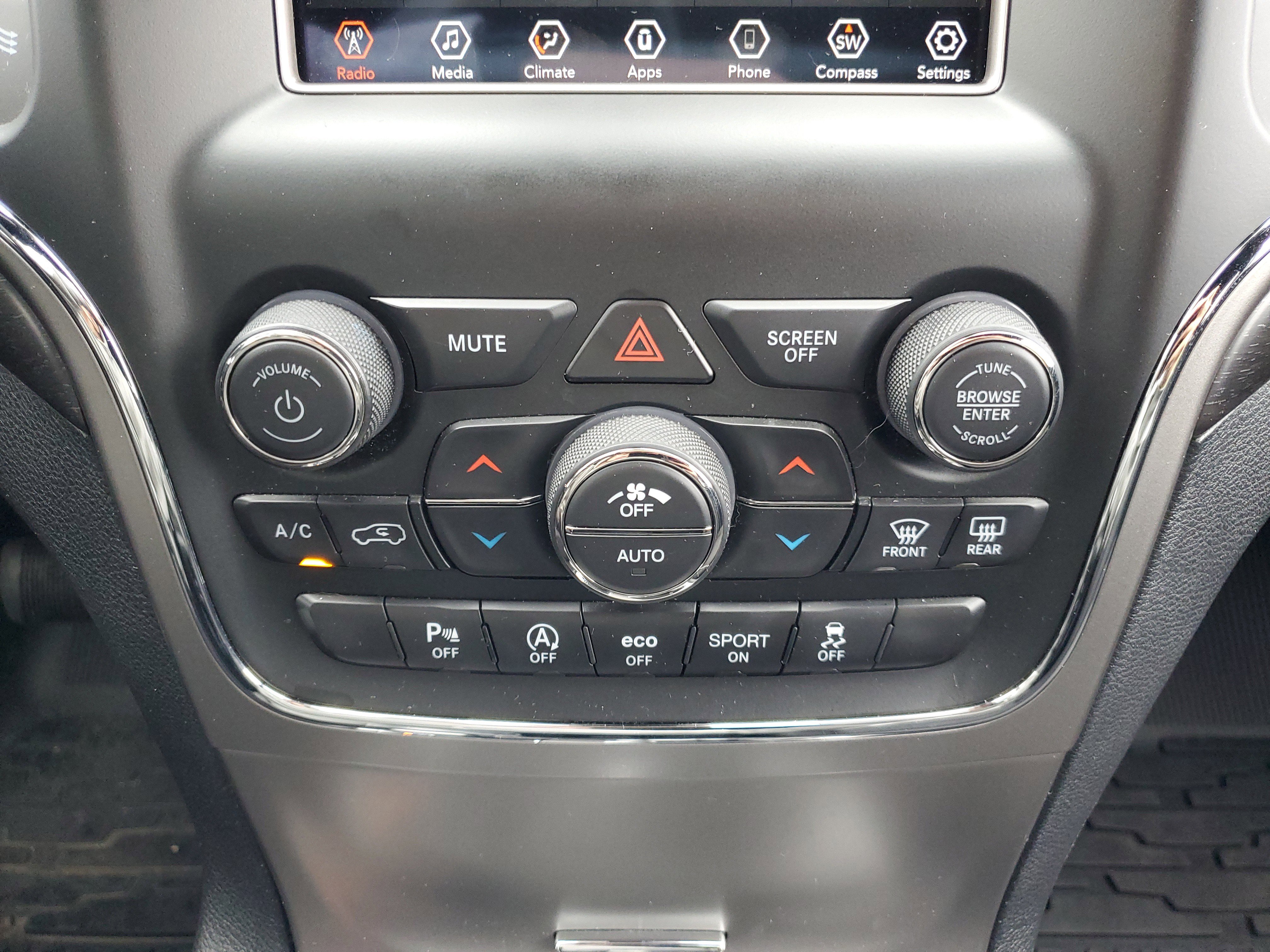 Used 2018 Jeep Grand Cherokee Laredo image 9