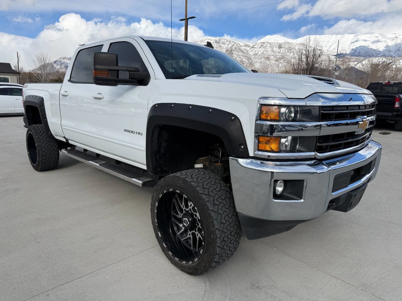 Used 2018 Chevrolet Silverado 2500 LT w/ LT Convenience Package image 9