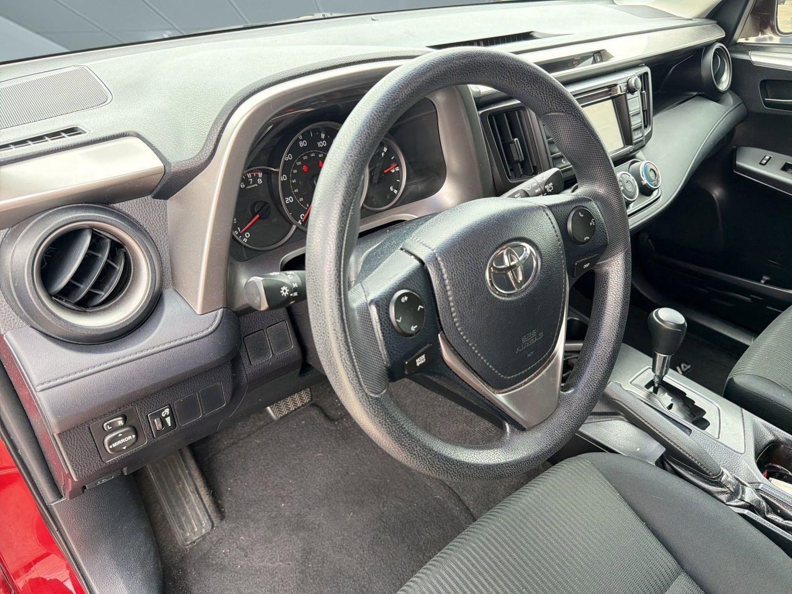 Used 2016 Toyota RAV4 LE FWD image 4