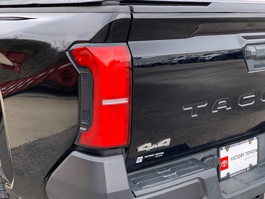Used 2025 Toyota Tacoma SR w/ SR Upgrade Package image 33