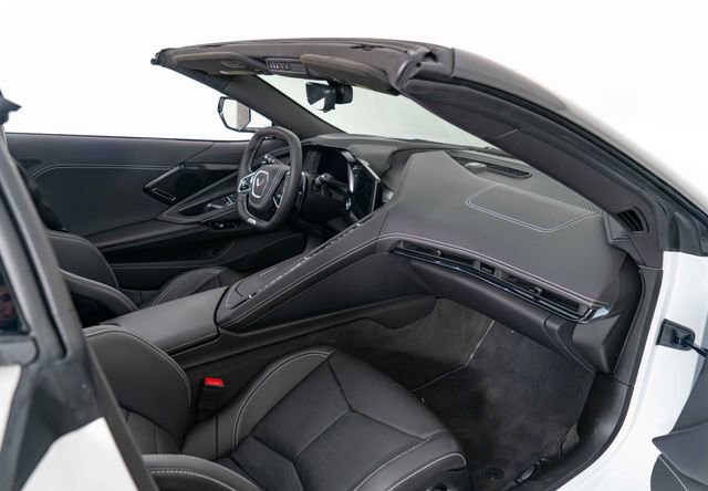 Used 2025 Chevrolet Corvette Z06 w/ Z07 Performance Package RWD image 23