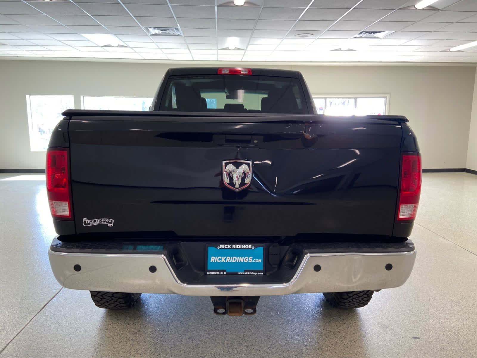 Used 2017 RAM 2500 Tradesman w/ Chrome Appearance Group image 8