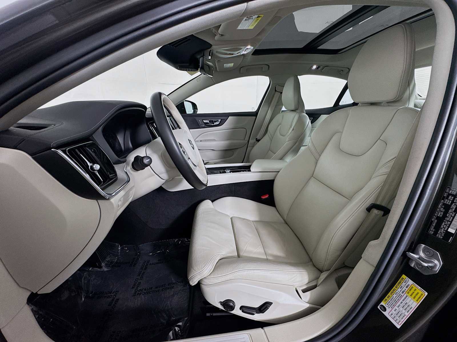 Used 2021 Volvo S60 T5 Inscription image 11