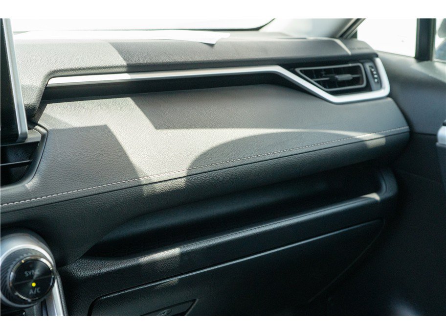 Used 2024 Toyota RAV4 XLE FWD image 18