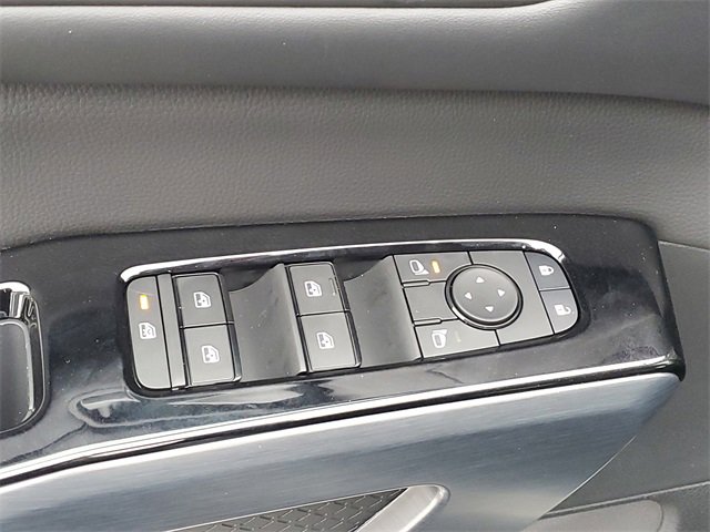 New 2025 Nissan Pathfinder SL image 6