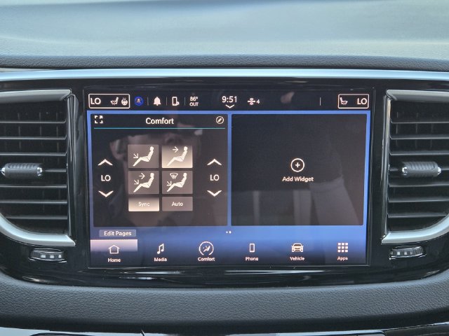 Certified 2024 Chrysler Pacifica Touring-L FWD image 17