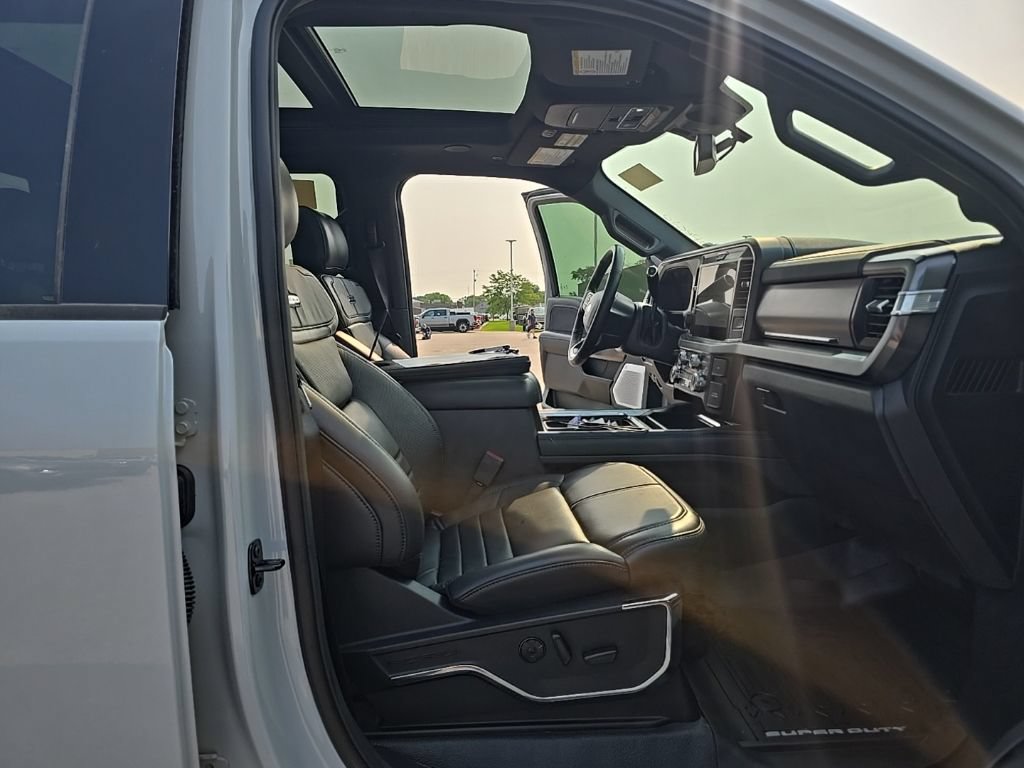Used 2026 Ford F250 Platinum AWD/4WD image 18