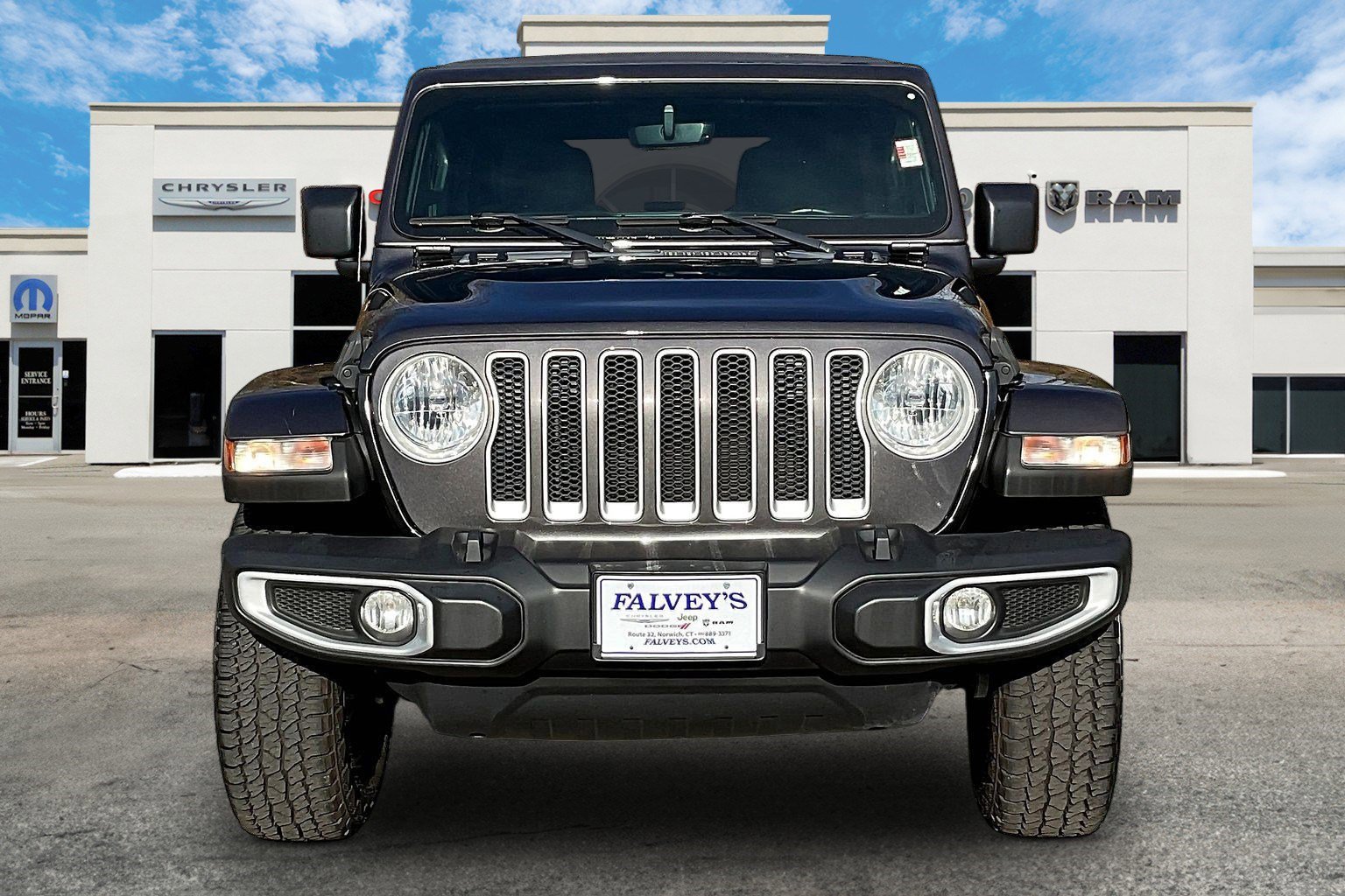 Used 2019 Jeep Wrangler Unlimited Sahara image 3