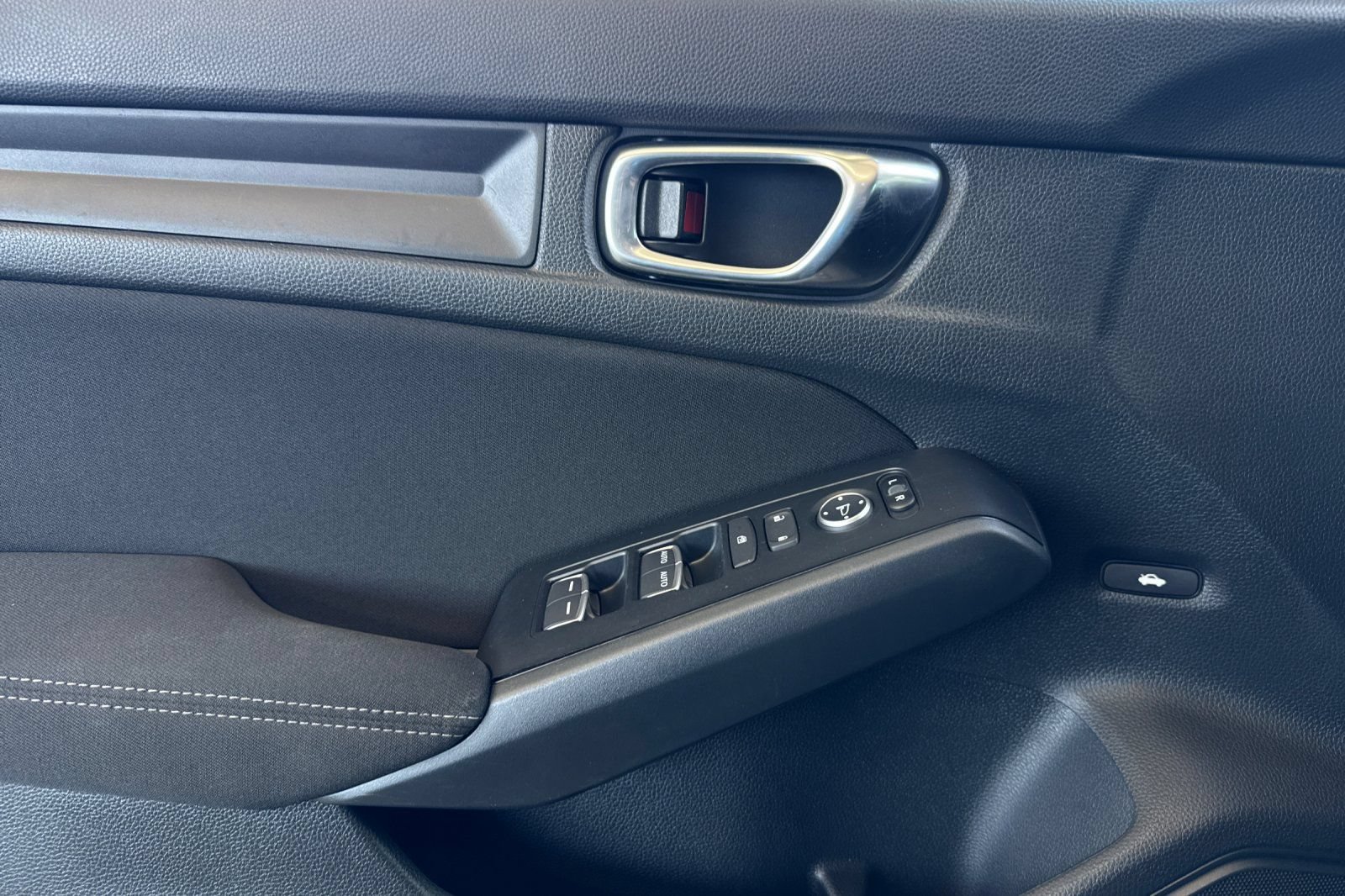Certified 2025 Honda Civic Sport image 11