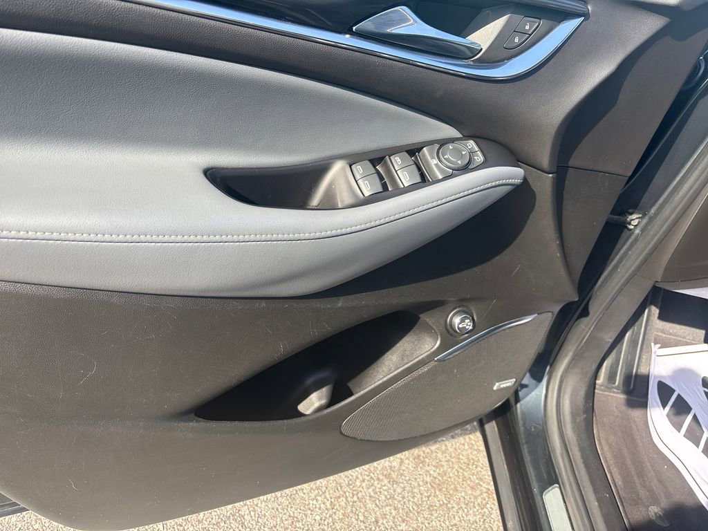 Used 2020 Buick Enclave Essence w/ Sound and Sites Package image 15