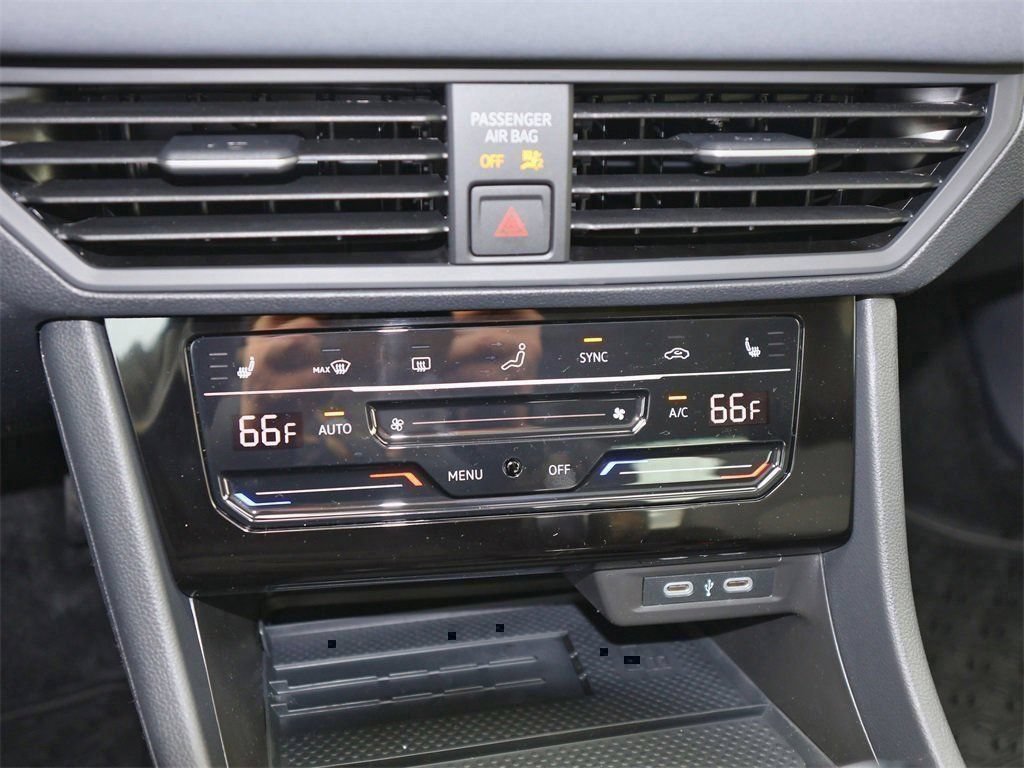 New 2026 Volkswagen Jetta SE FWD image 19