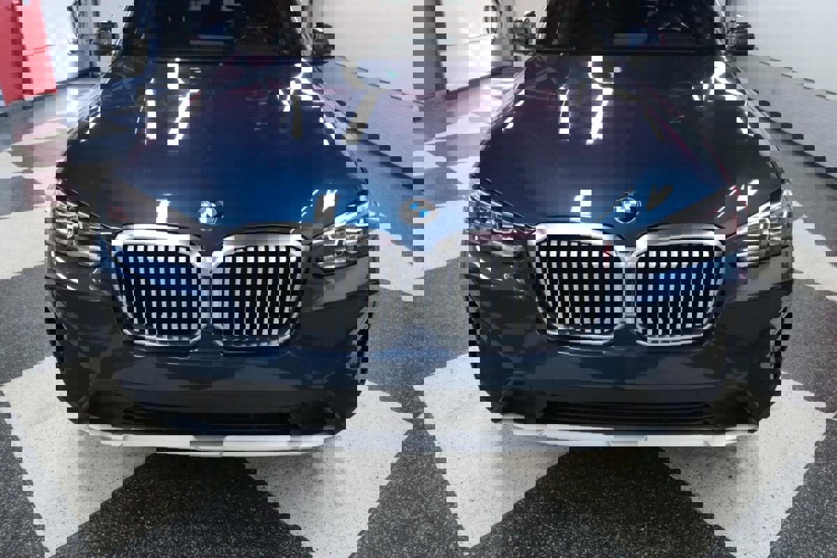 Used 2022 BMW X3 xDrive30i w/ Premium Package image 4