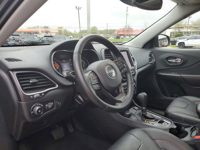 Used 2020 Jeep Cherokee Trailhawk AWD/4WD image 8