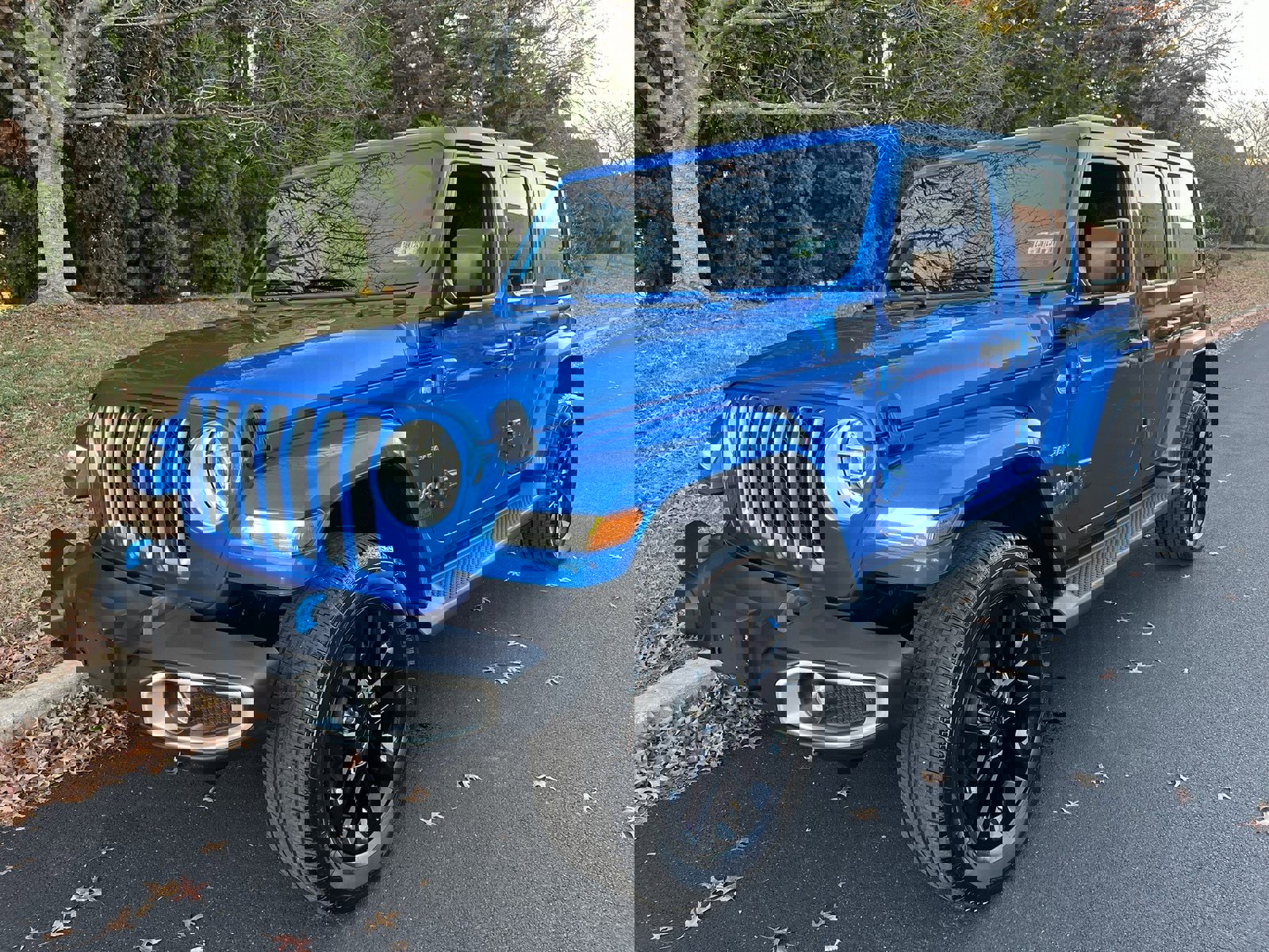 Used 2022 Jeep Wrangler Unlimited Sahara w/ Cold Weather Group image 30