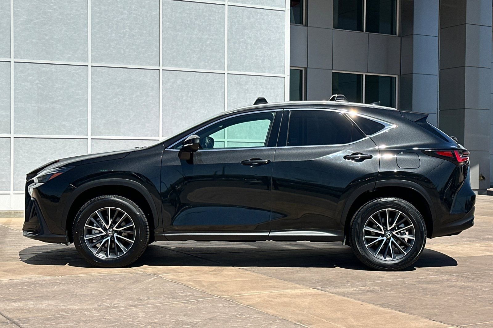 Used 2024 Lexus NX 350h AWD image 7