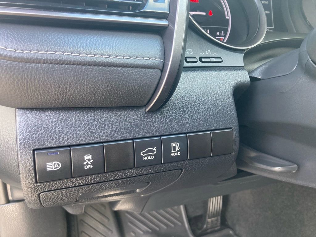 Used 2023 Toyota Camry SE image 11