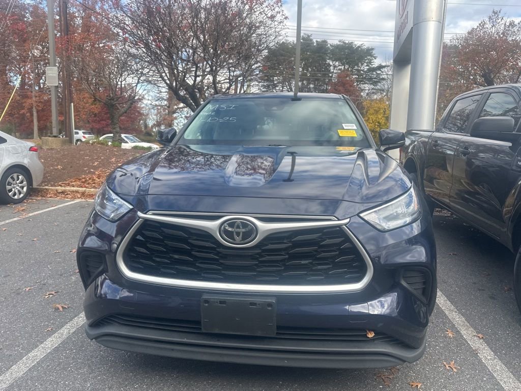 Used 2020 Toyota Highlander L image 2