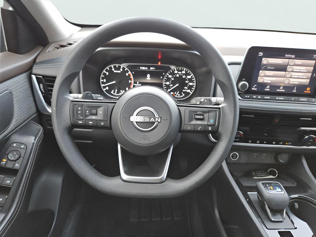 Used 2022 Nissan Rogue SV image 32