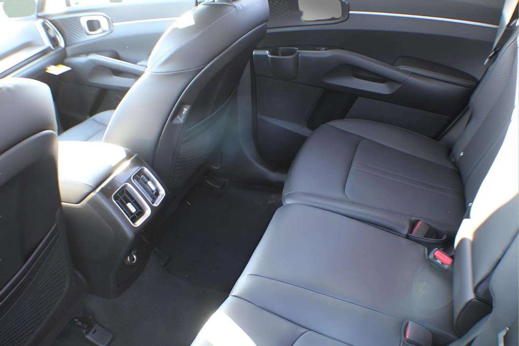 New 2025 Kia Sorento S w/ Panoramic Sunroof Package image 18