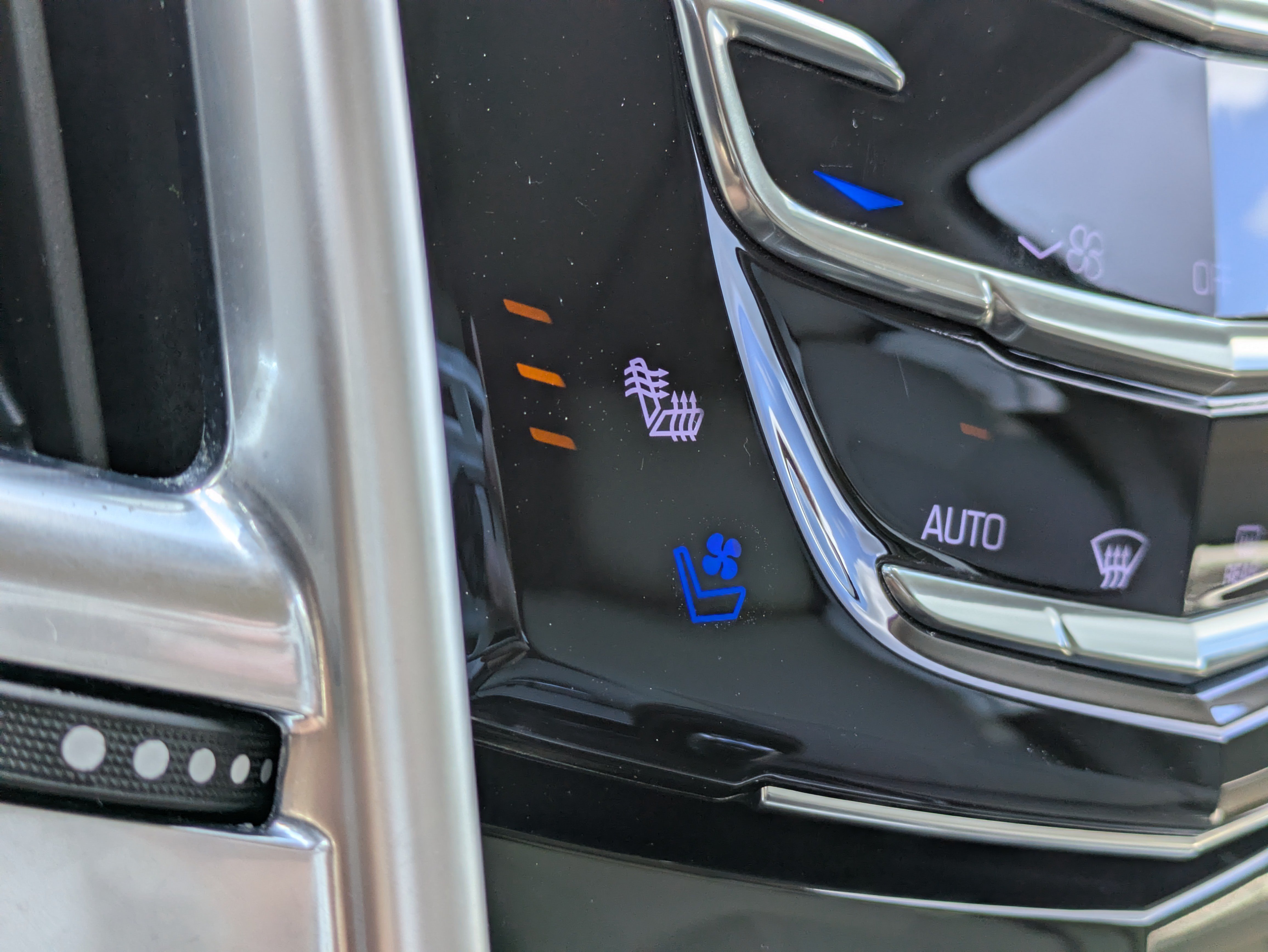 Used 2016 Cadillac SRX Premium FWD image 28
