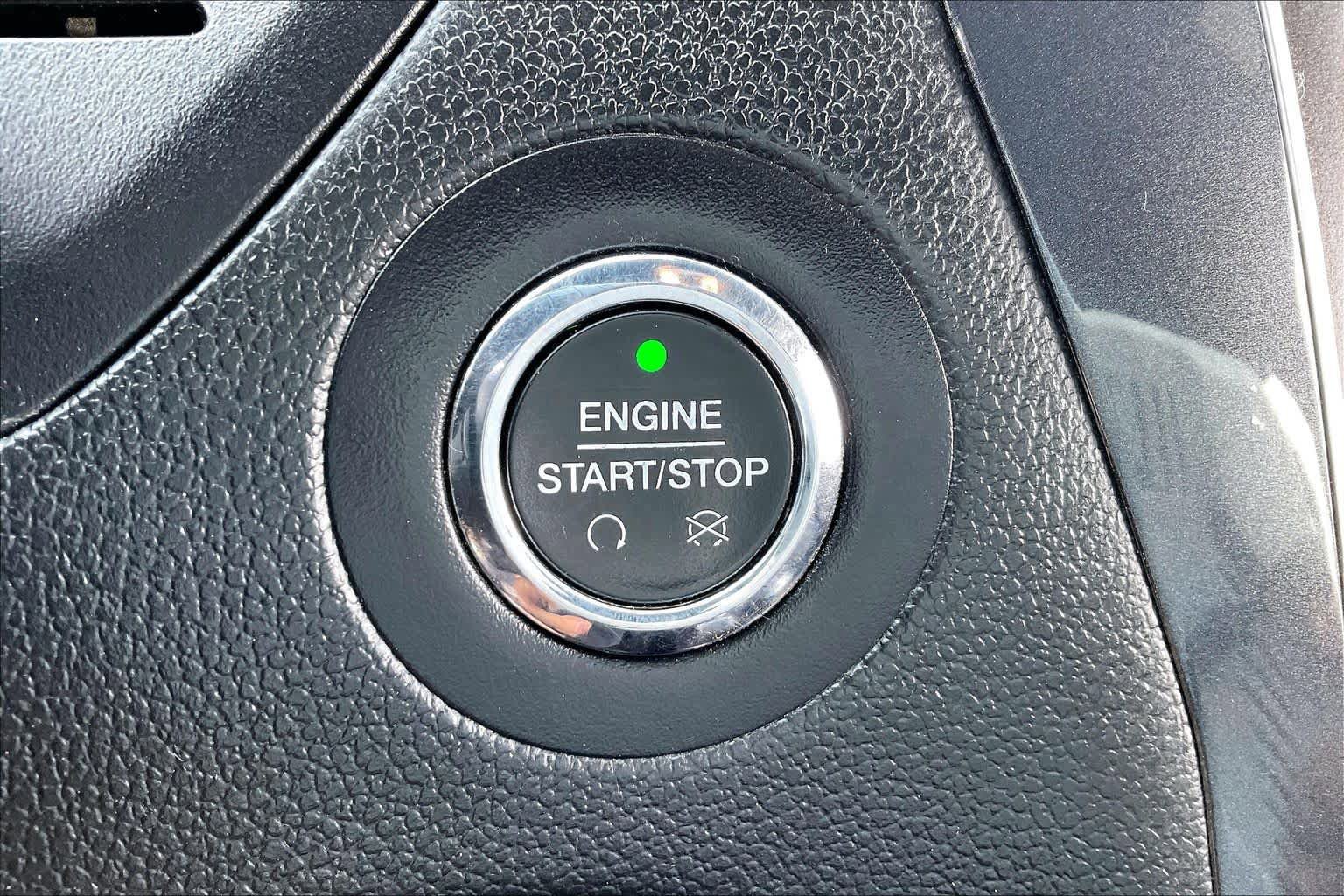 Used 2018 Ford Explorer Limited AWD/4WD image 34