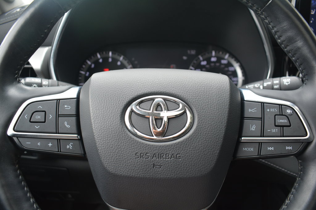 Used 2021 Toyota Highlander Platinum AWD/4WD image 13
