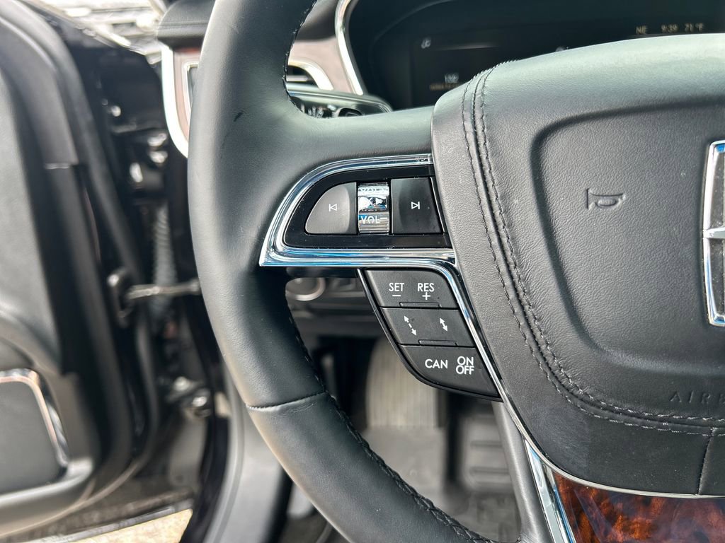 Used 2019 Lincoln Continental Select w/ Continental Climate Package FWD image 20