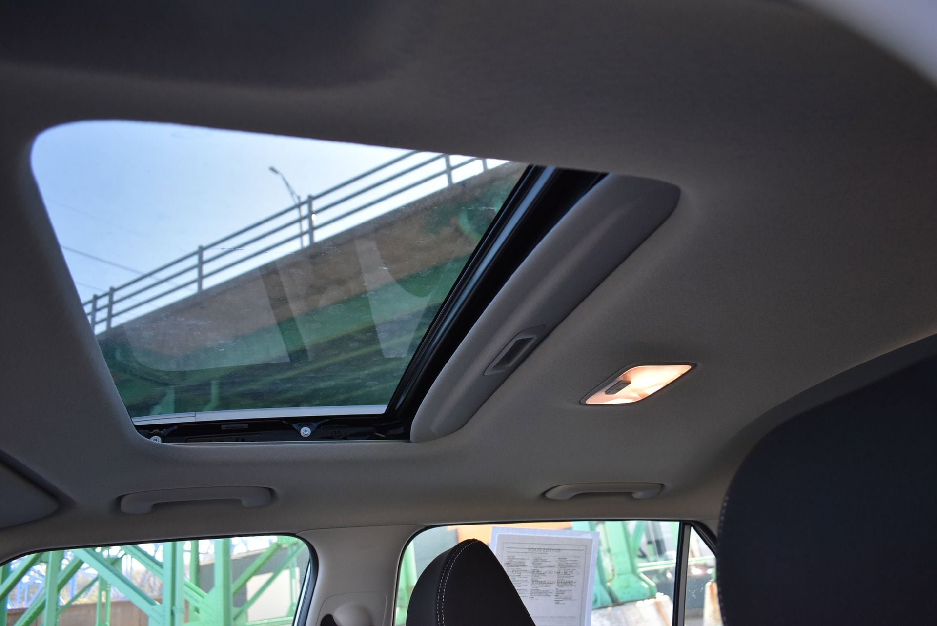Used 2025 Hyundai Venue SEL FWD image 18