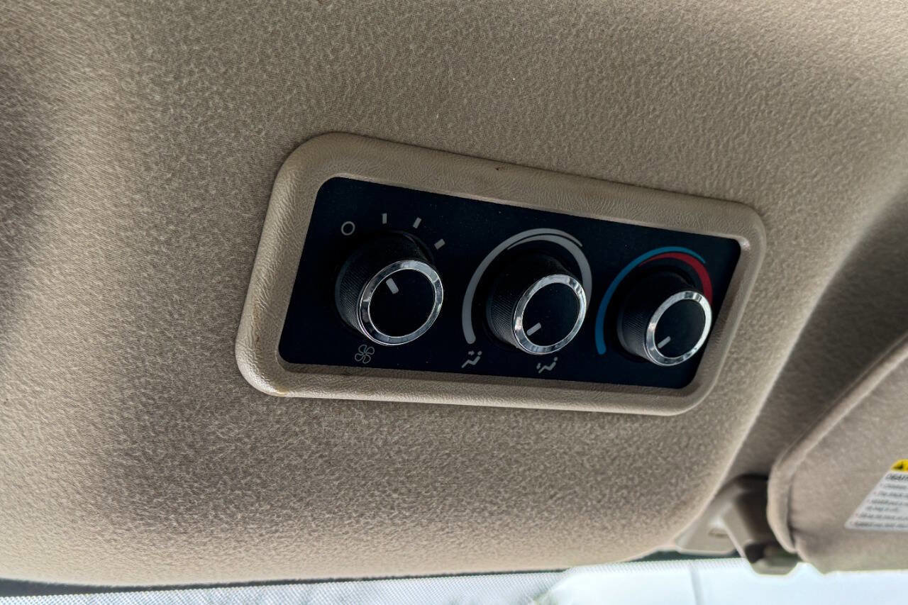 Used 2016 Chevrolet Express 3500 LS image 30