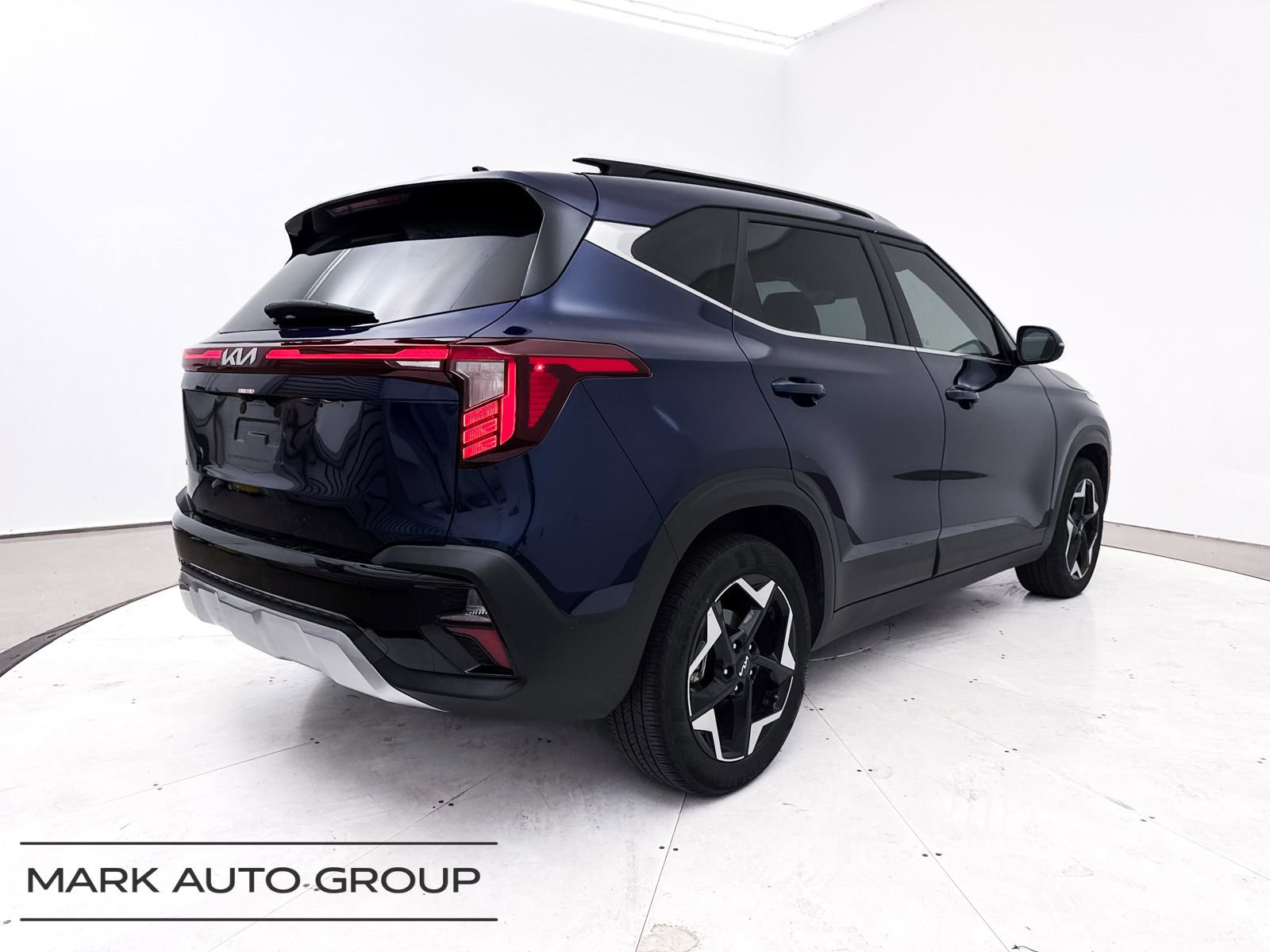 Certified 2024 Kia Seltos EX image 16