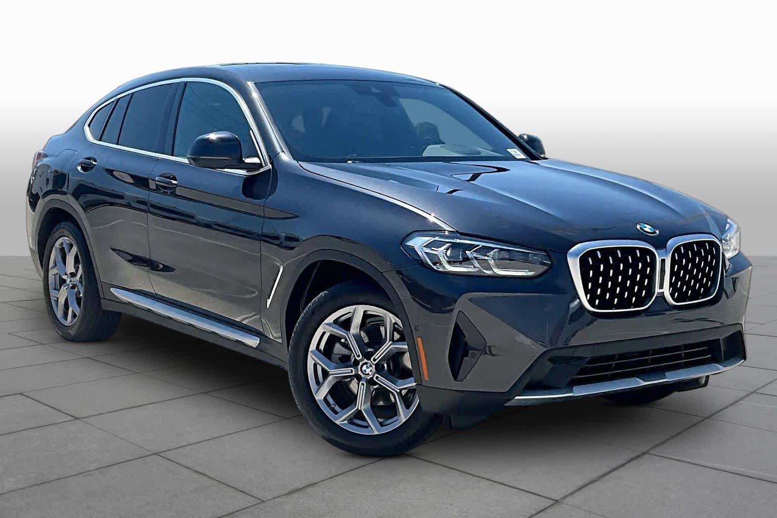 Used 2025 BMW X4 xDrive30i AWD/4WD image 2