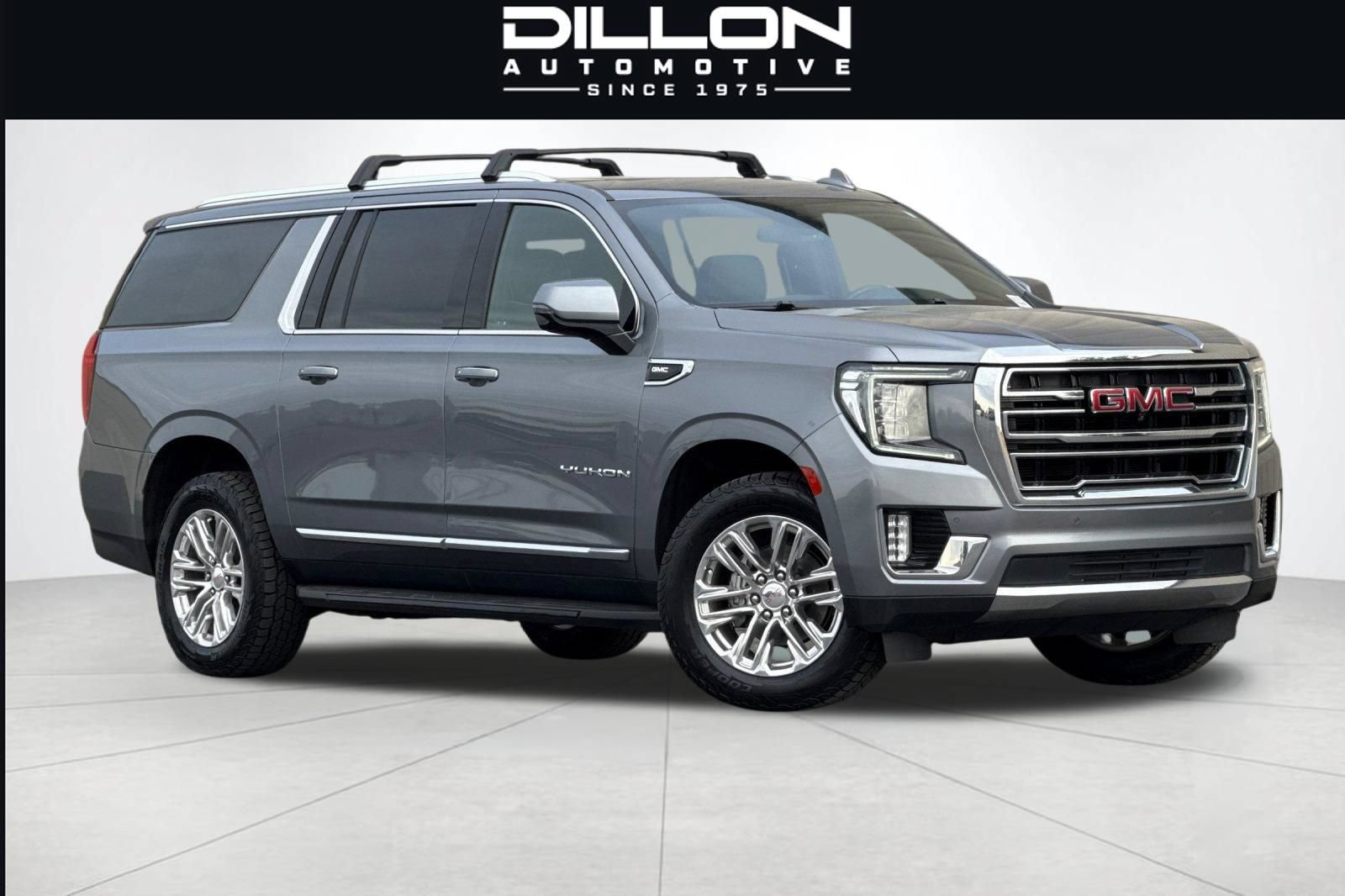 Used 2022 GMC Yukon XL SLT w/ SLT Premium Package AWD/4WD image 2
