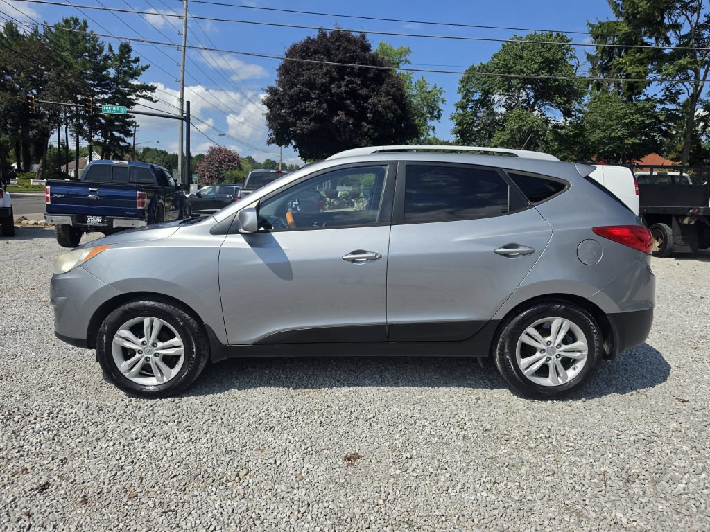 Used 2010 Hyundai Tucson GLS w/ Popular Equipment Pkg 2 FWD image 2