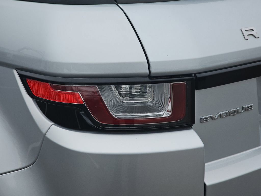 Used 2019 Land Rover Range Rover Evoque SE Premium image 42