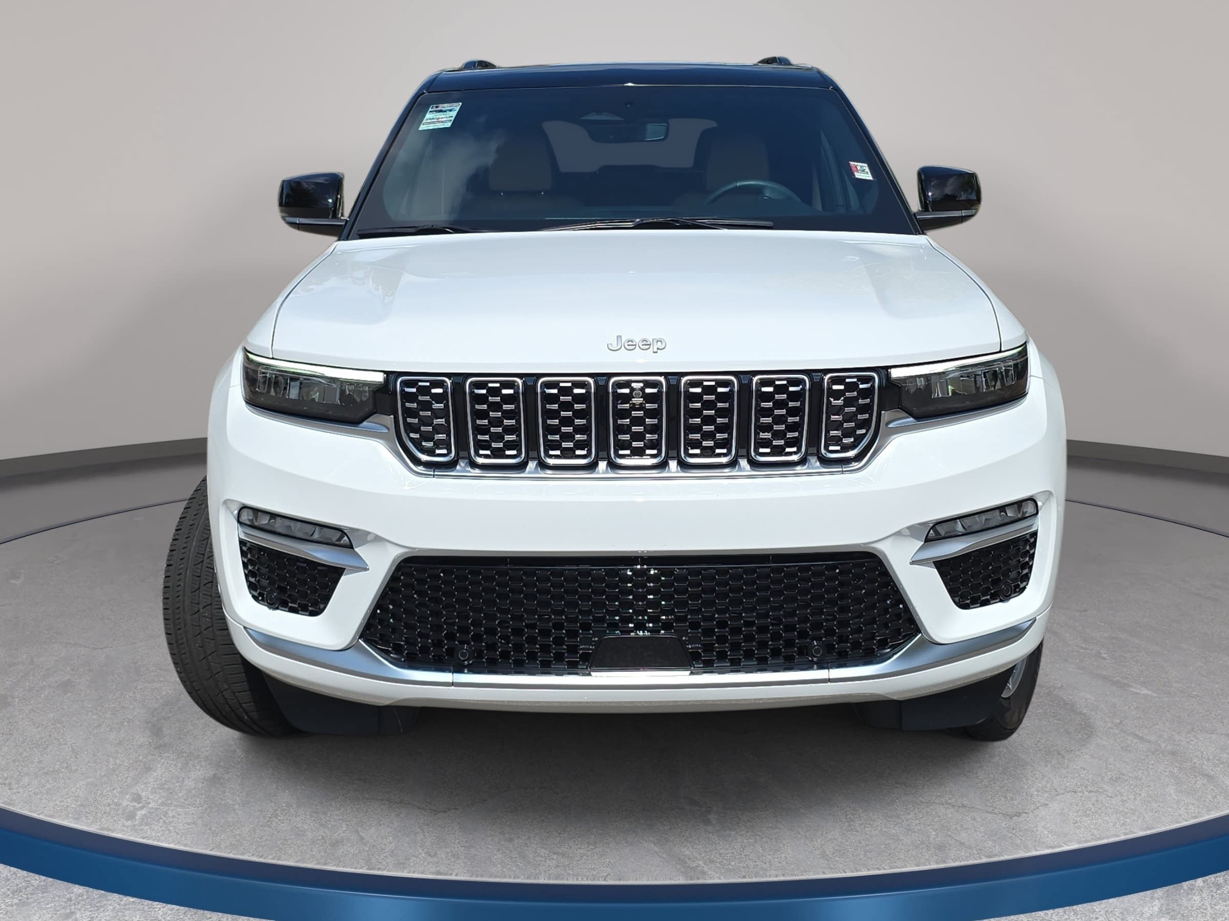 Used 2024 Jeep Grand Cherokee Summit AWD/4WD image 2