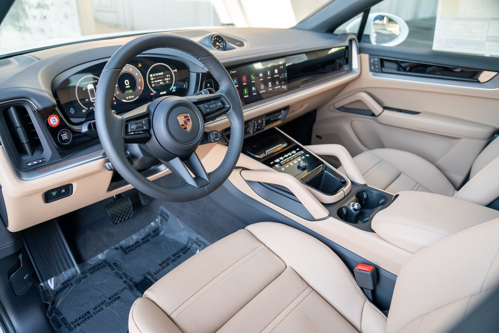 Certified 2025 Porsche Cayenne E-Hybrid Coupe AWD/4WD image 4