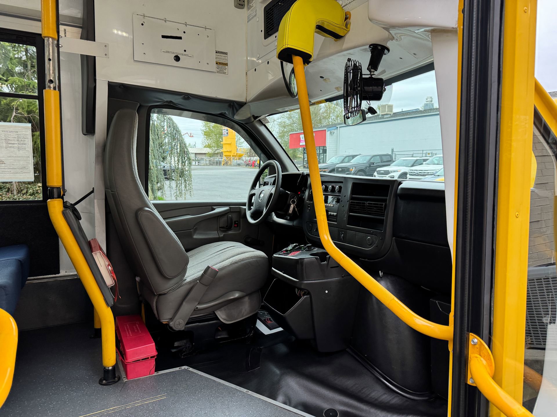 Used 2014 Chevrolet Express 3500 RWD image 26