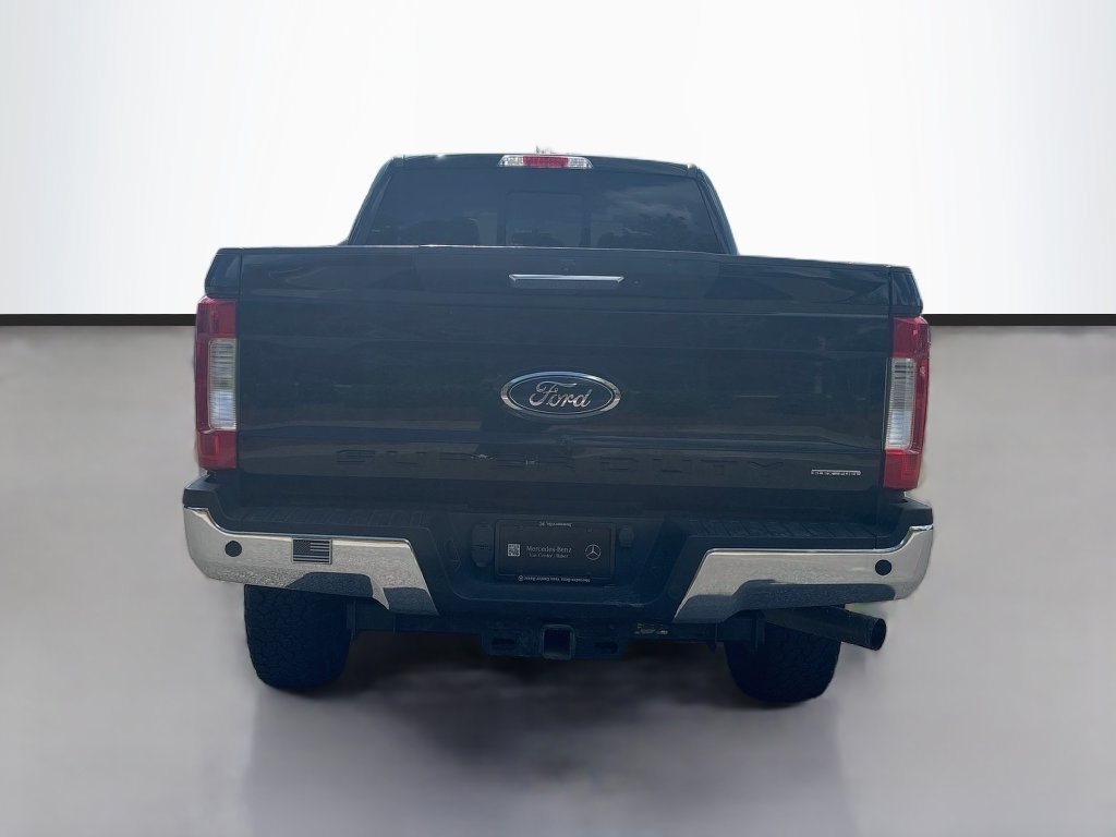 Used 2018 Ford F250 Lariat w/ Lariat Value Package AWD/4WD image 2