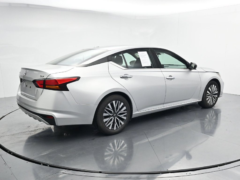 Used 2024 Nissan Altima 2.5 SV FWD image 8