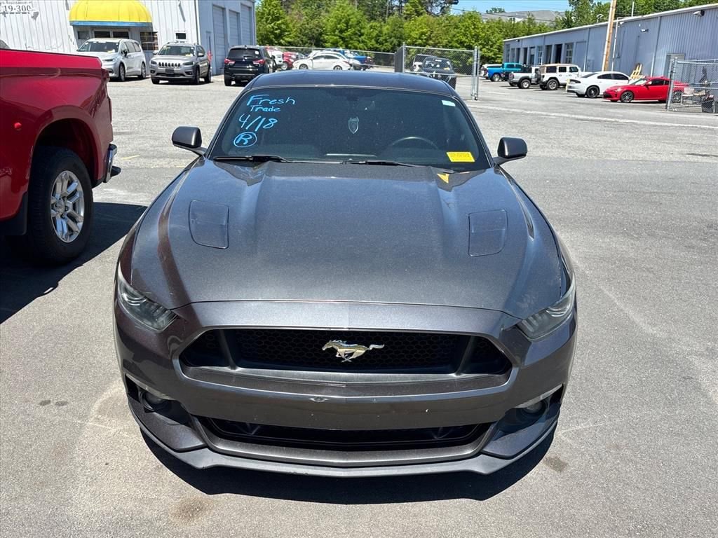 Used 2017 Ford Mustang GT RWD image 4