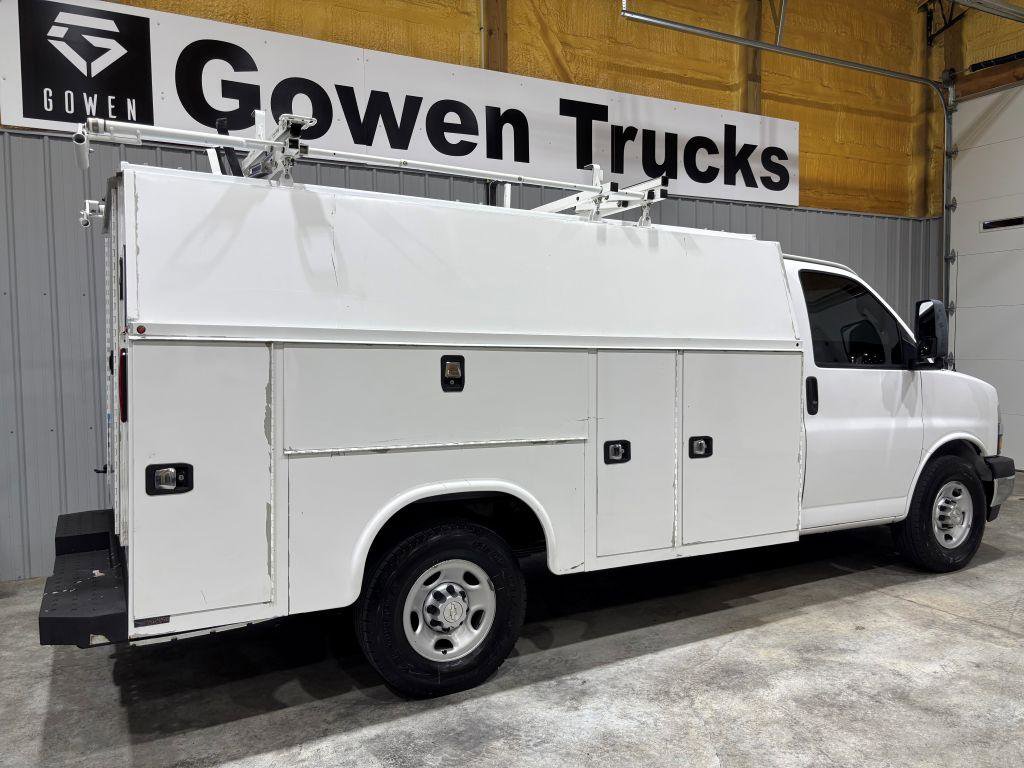 Used 2018 Chevrolet Express 3500 w/ Power Convenience Package RWD image 6